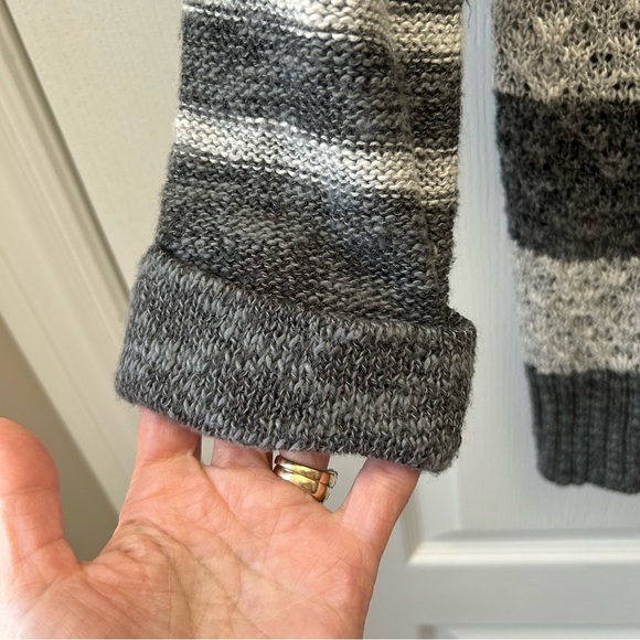 Ricki’s Sweater Lightweight Open Weave Cotton Grey Stripes Size Small - Picture 6 of 15